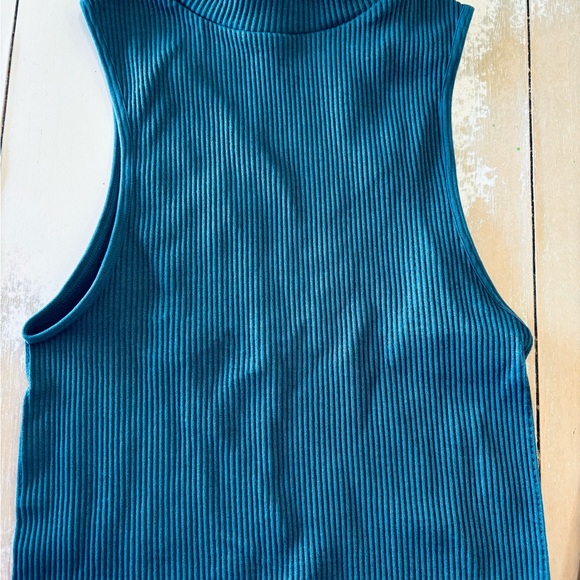 Bundle of women’s size XS/S tanks-7 total - Picture 8 of 16